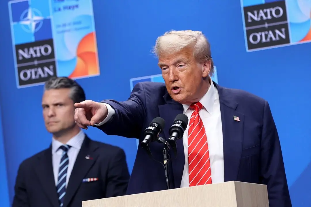 El presidente de Estados Unidos, Donald Trump, asiste a una conferencia de prensa despu&eacute;s de la cumbre de la OTAN en La Haya, Pa&iacute;ses Bajos. / EP
