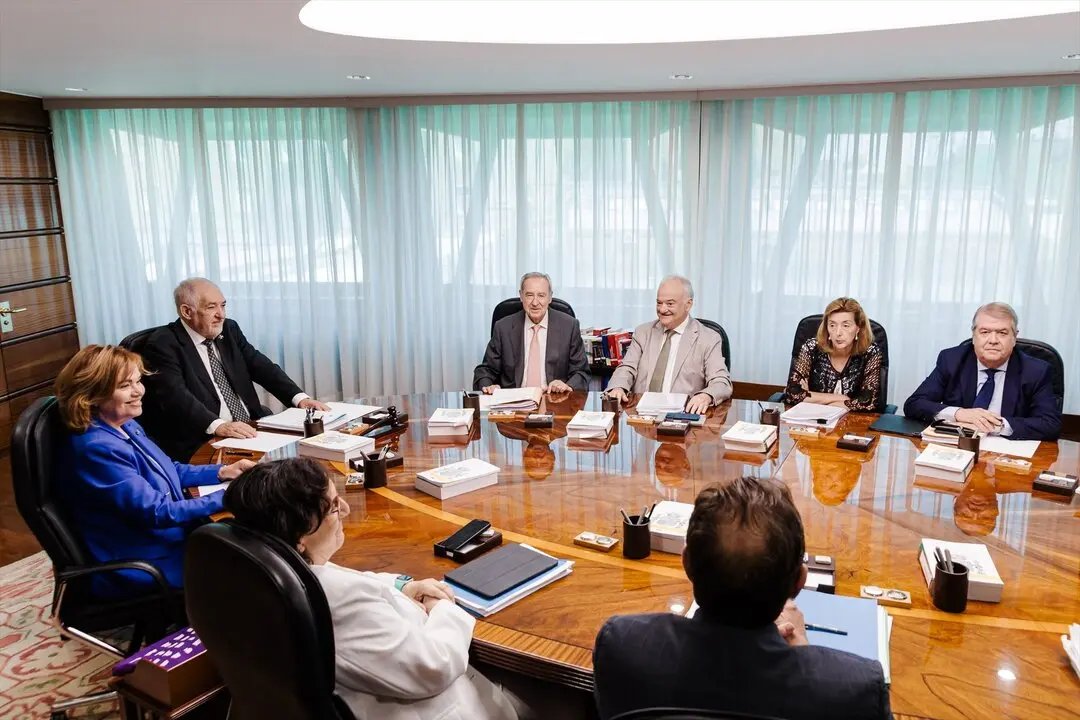 El presidente del Tribunal Constitucional, C&aacute;ndido Conde-Pumpido y la vicepresidenta del Tribunal Constitucional, Inmaculada Montalb&aacute;n Huertas, presiden un Pleno jurisdiccional del Tribunal Constitucional. / Carlos Luj&aacute;n