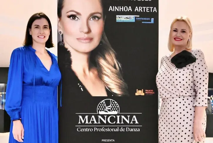 La alcaldesa de Santander, Gema Igual y la soprano, Ainhoa Arteta. / A.E.