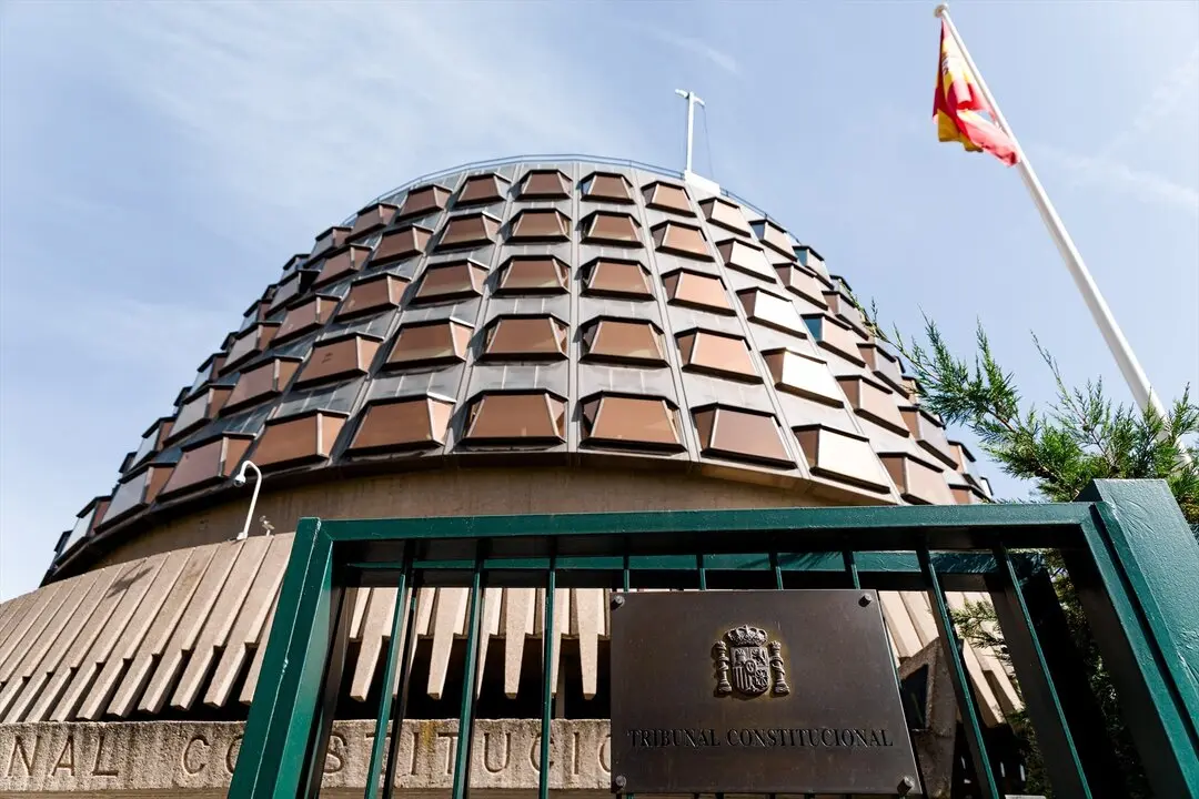 Exterior del Tribunal Constitucional. / Carlos Luj&aacute;n