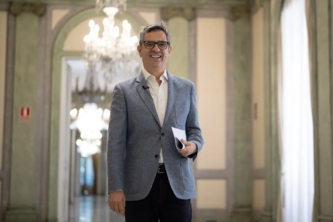 El ministro de la Presidencia, Justicia y Relaciones con las Cortes, F&eacute;lix Bola&ntilde;os, a su llegada a una rueda de prensa. / Alejandro Mart&iacute;nez V&eacute;lez