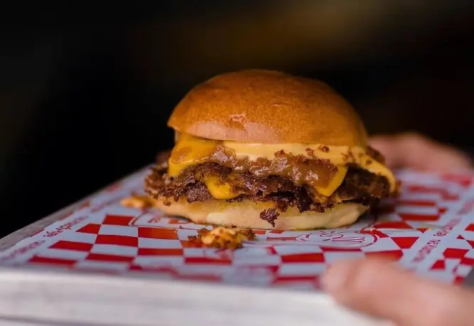 Una de las hamburguesas del local. / RRSS