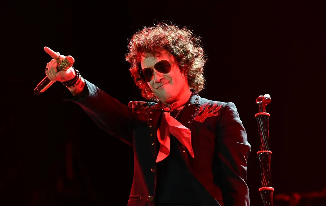 Enrique Bunbury interrumpi&oacute; un concierto en Quito por un espectador que grababa continuamente. / EP
