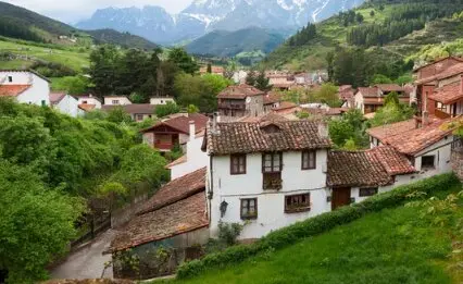 Vista de Potes, uno de los grandes atractivos de Cantabria. / A.S.