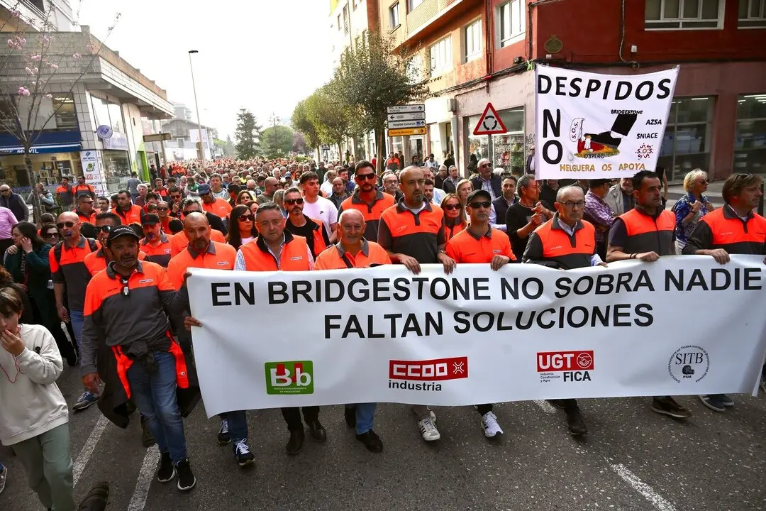 Manifestaci&oacute;n contra el ERE en la planta de Bridgestone en Puente San Miguel. / EP