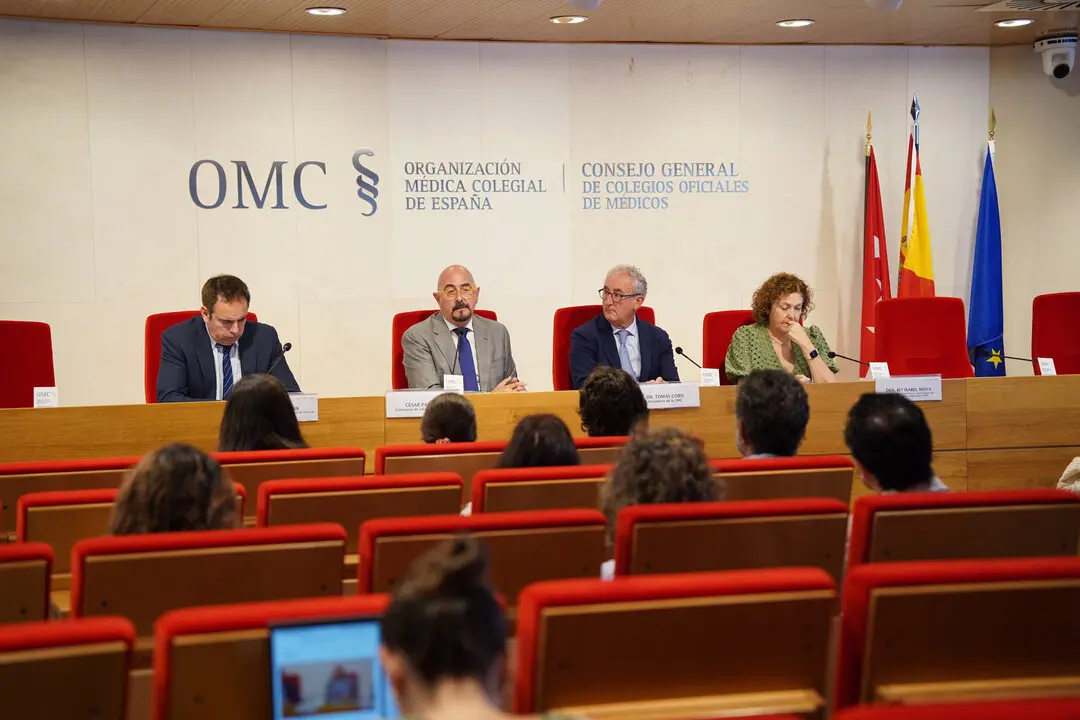 El consejero de Salud, C&eacute;sar Pascual, participa en la presentaci&oacute;n de la primera Ley de Salud Digital en Espa&ntilde;a, organizado por Organizaci&oacute;n M&eacute;dica Colegial. / Alerta