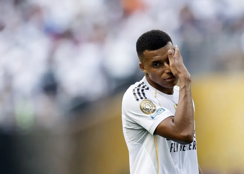 Kylian Mbapp&eacute; durante el partido de semifinales de la Copa Mundial de Clubes de la FIFA entre el Paris Saint Germain y el Real Madrid. / David Klein