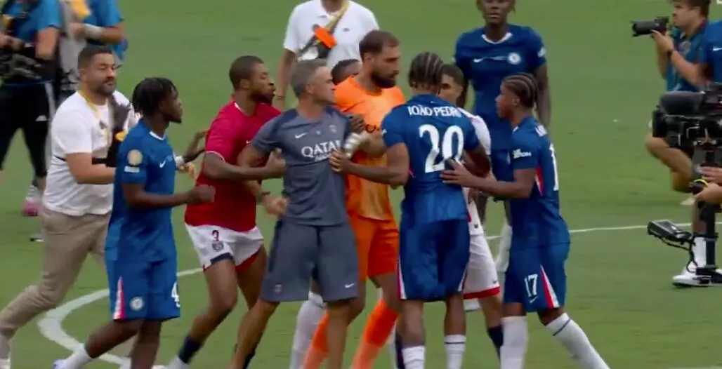 Luis Enrique en el momento de la trifulca con Joao Pedro. / X