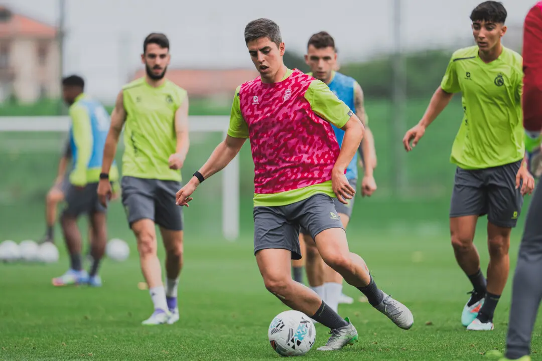 &Iacute;&ntilde;igo en el primer entrenamiento de la pretemporada. / RRC