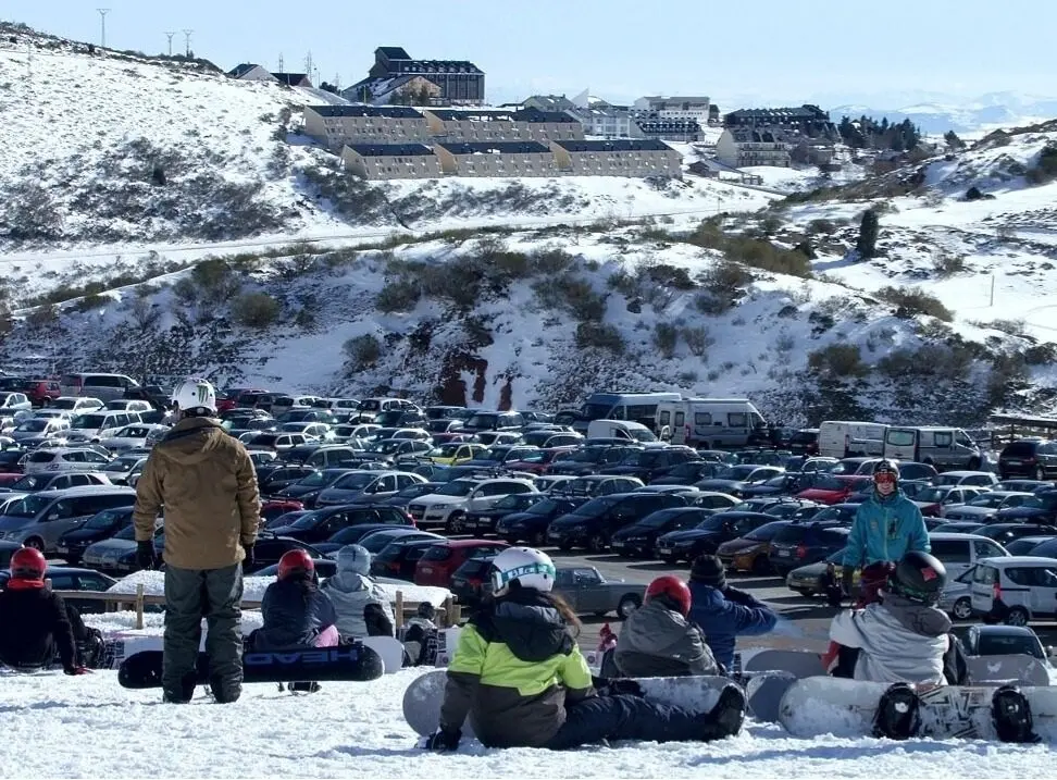 Varias personas en la Estaci&oacute;n de Alto Campoo. / Alerta