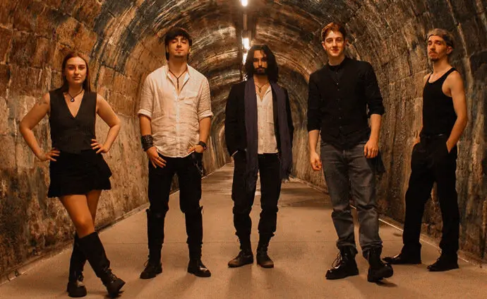 El grupo c&aacute;ntabro 'False pretense'. / x