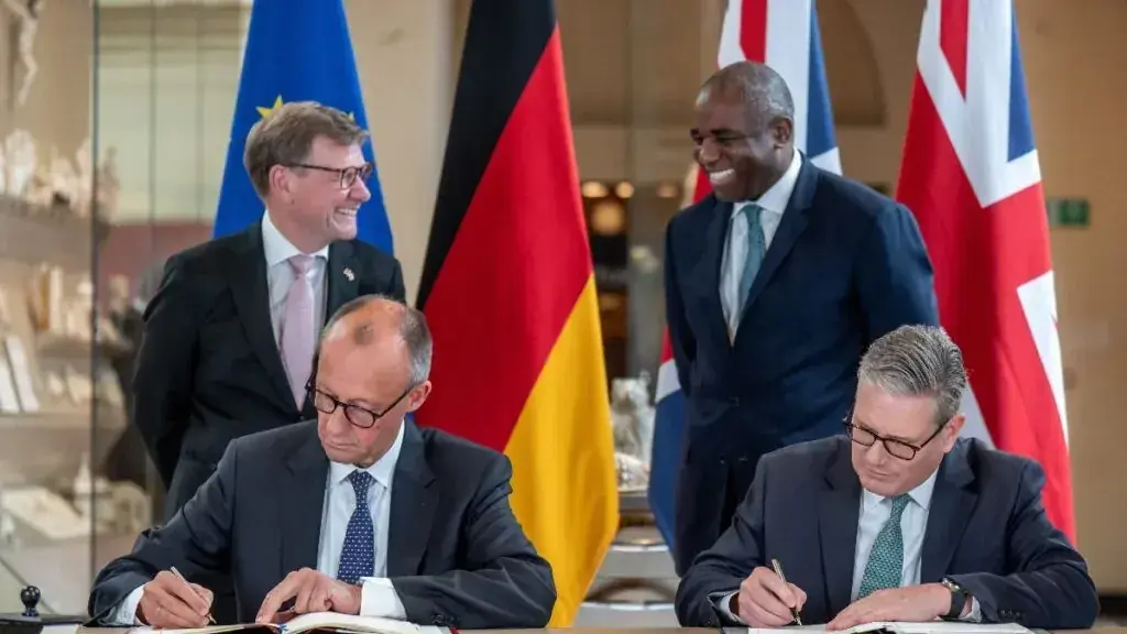 El canciller alem&aacute;n, Friedrich Merz, y el primer ministro brit&aacute;nico, Keir Starmer. / Europa Press
