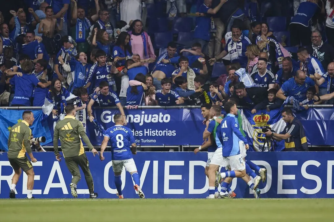 Ilyas Chaira del Real Oviedo celebra uno de los goles del Oviedo en la fase de ascenso. / EP