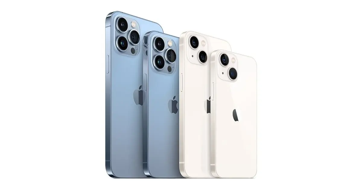 Los cuatro modelos de la familia iPhone 13: Pro Max, Pro, est&aacute;ndar y Mini, de izquierda a derecha. / Apple