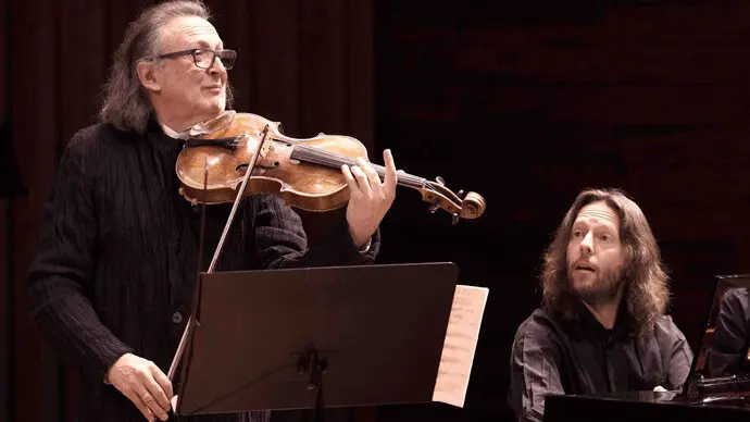 El violinista G&eacute;rard Causs&eacute; durante un recital. / x