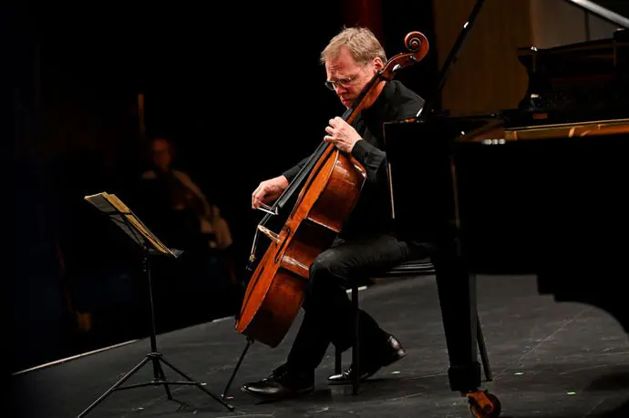 El maestro Richter durante un recital. / x