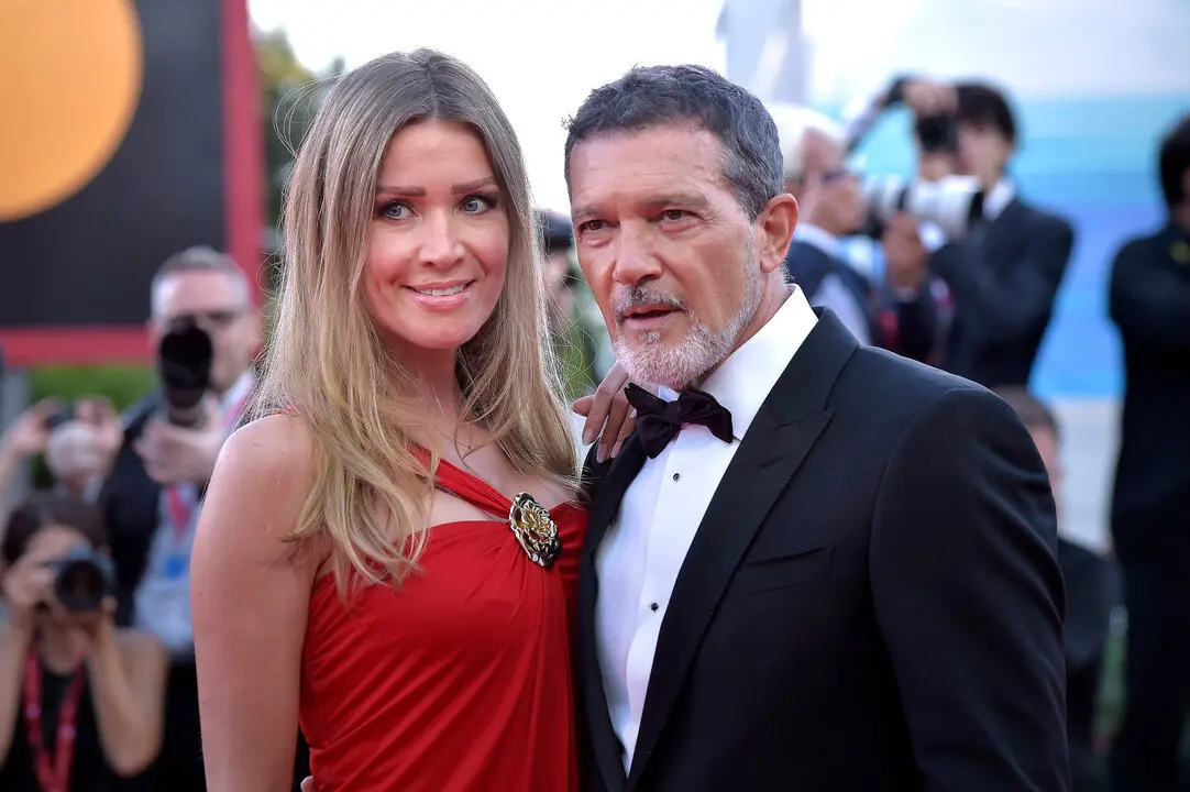 Antonio Banderas se encuentra disfrutando de unos d&iacute;as de descanso en Marbella con su pareja Nicole Kimpel. / EP