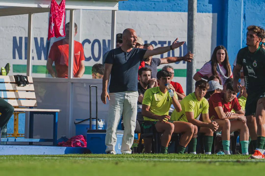 Jos&eacute; Alberto durante el partido ante el Sporting. / RRC