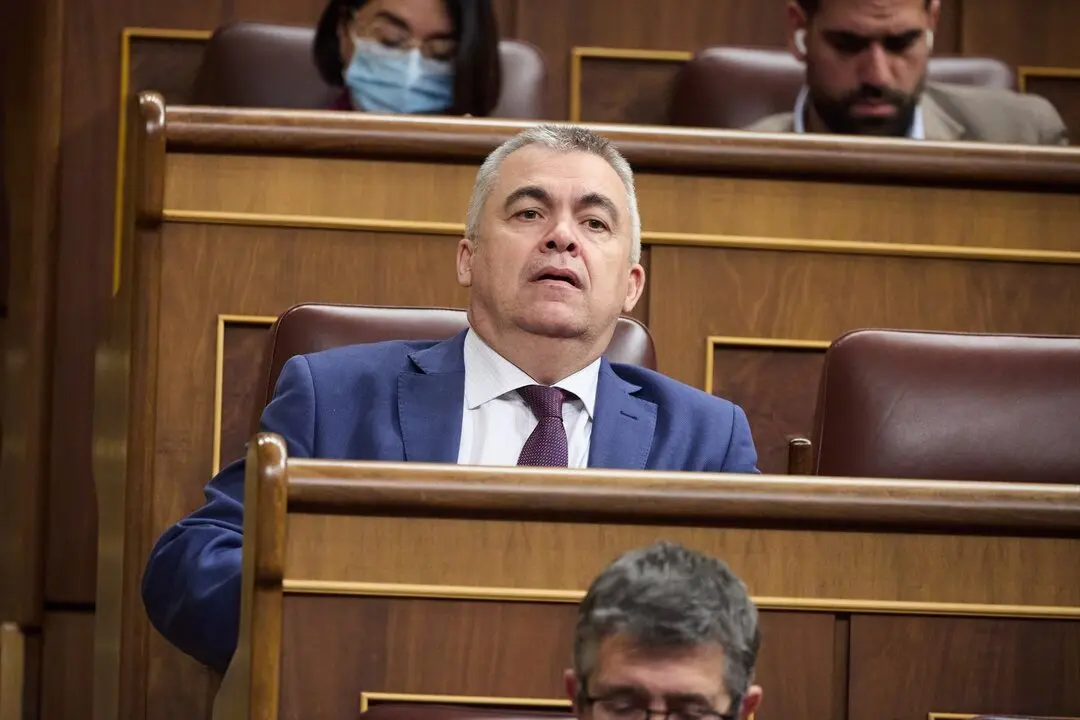 El exsecretario de Organizaci&oacute;n del PSOE y diputado, Santos Cerd&aacute;n, durante una sesi&oacute;n plenaria, en el Congreso de los Diputados. / Jes&uacute;s Hell&iacute;n