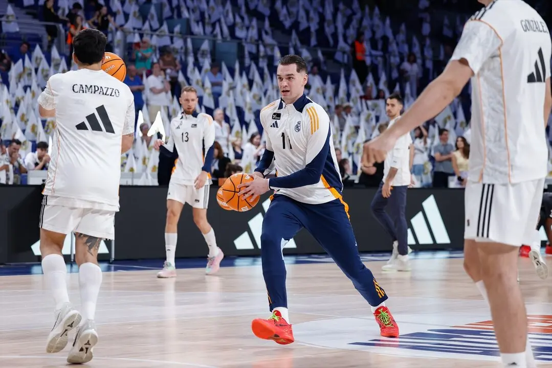 Mario Hezonja durante un calentamiento con el Real Madrid. / EP