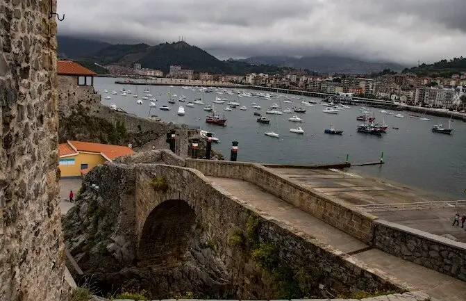 Puente medieval de Castro Urdiales. / A.E.