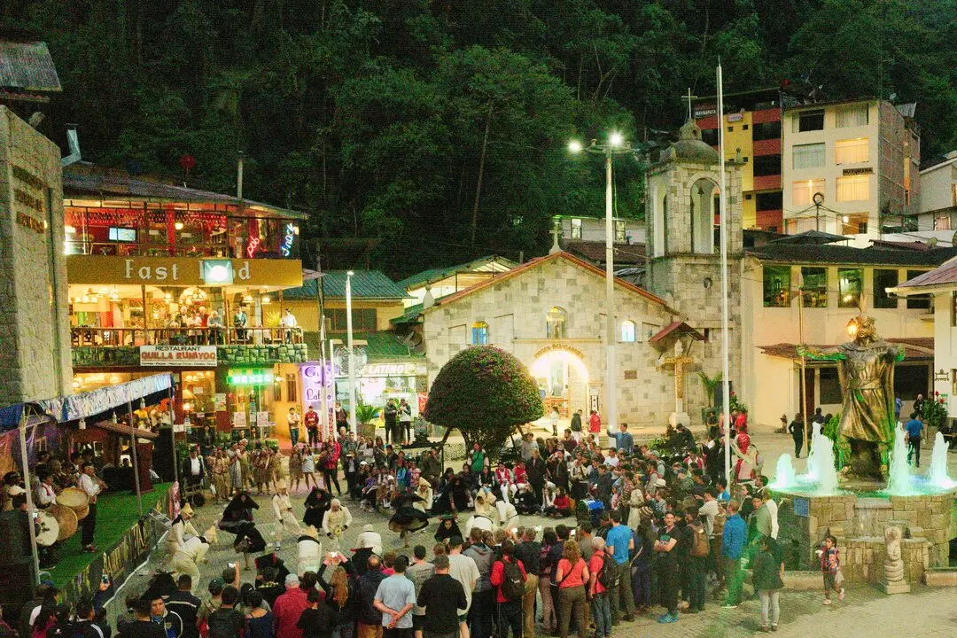 Varias personas durante unas fiestas. / A.E
