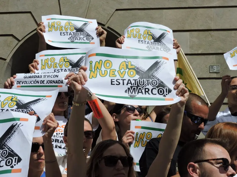 Una protesta convocada por los m&eacute;dicos en rechazo del Estatuto Marco de Sanidad. / Alerta