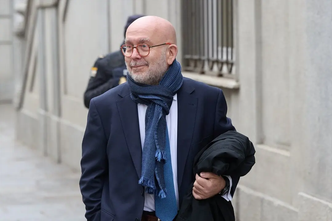 El abogado de Puigdemont, Gonzalo Boye, a su llegada a una vista p&uacute;blica, en el Tribunal Supremo. / Jes&uacute;s Hell&iacute;n