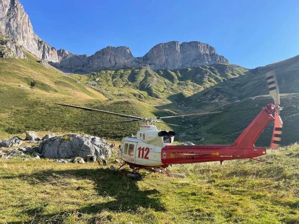 Momento del rescate del menor en los Picos de Europa. / 112