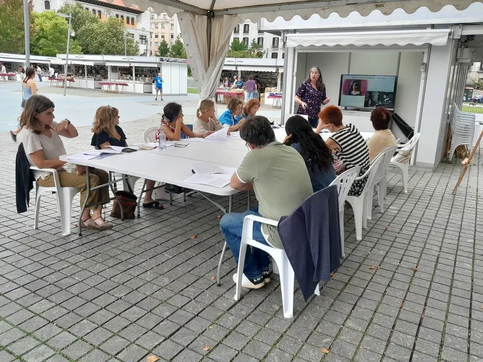 Un taller de la Feria del Libro Viejo. / FLVS