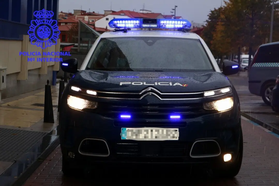 Un coche de la Polic&iacute;a Nacinal. / EP