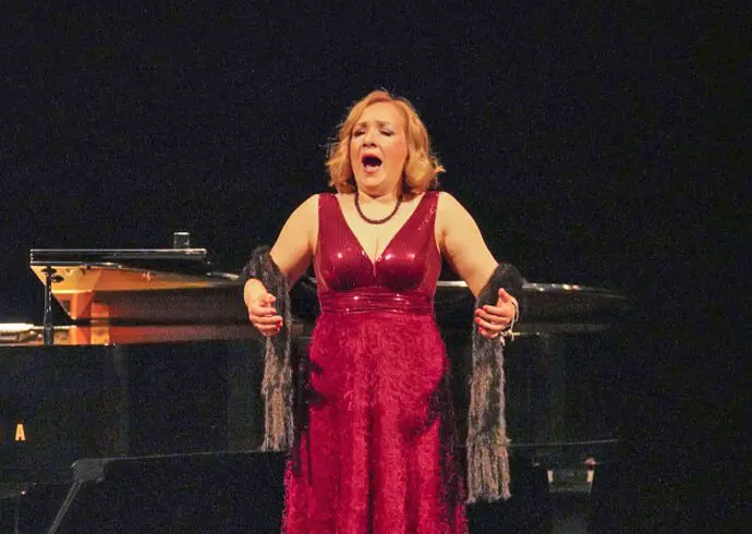 La soprano ucraniana Anastasia Galub sobre los escenarios. / x
