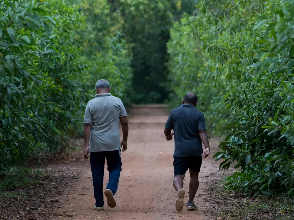 Dos personas haciendo una ruta. / A.E