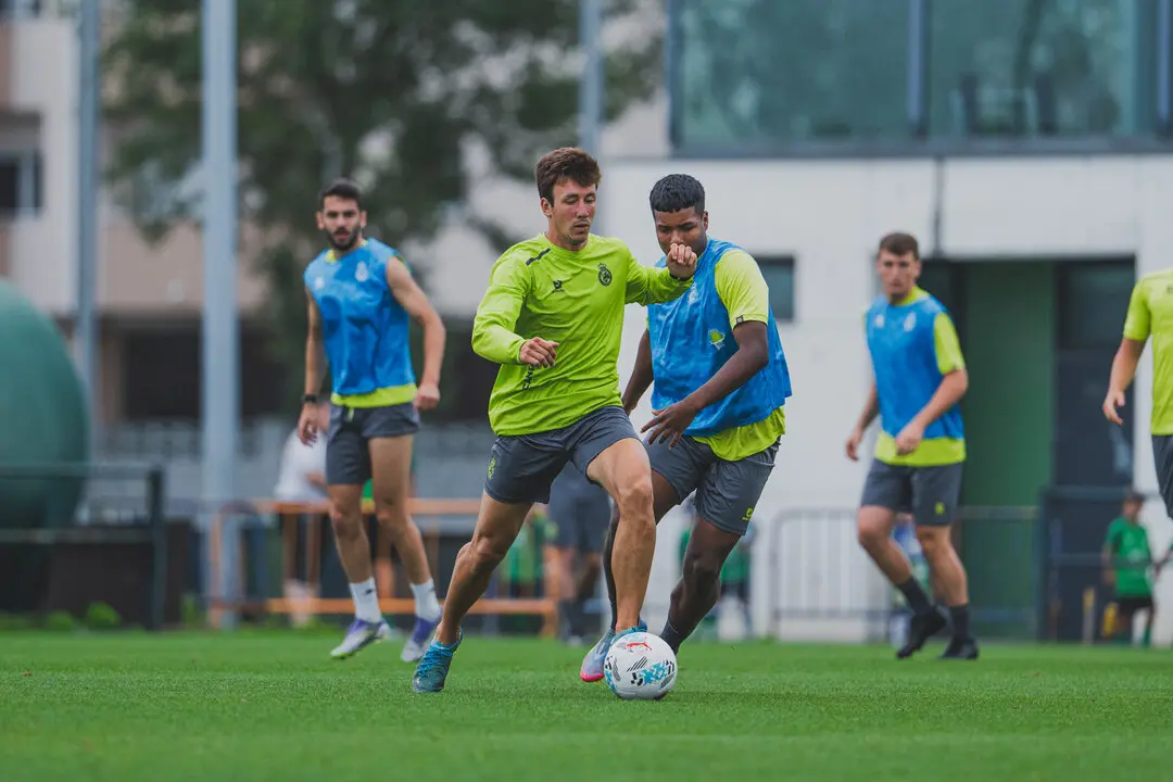Un entrenamiento de los de Jos&eacute; Alberto previo al partido de hoy. / RRC