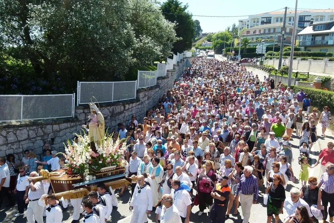 Procesi&oacute;n en Suances. / EP