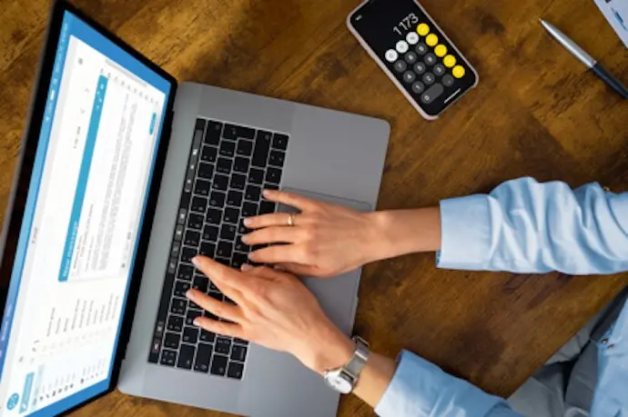 Hoy en d&iacute;a, las calculadoras financieras online son un salvavidas para cualquiera que necesite hacer n&uacute;meros r&aacute;pidos y sin complicarse.