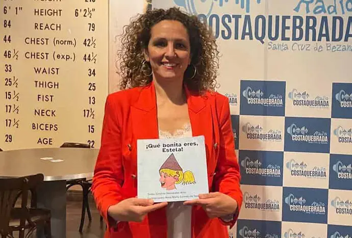 Cristina Hern&aacute;ndez cuenta 'Carla y los pequedetectives'