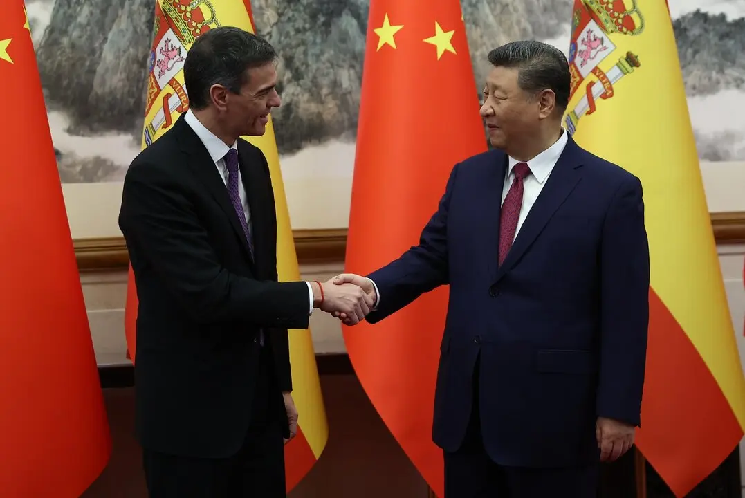El presidente del Gobierno, Pedro S&aacute;nchez, con el presidente de China, Xi Jinping. / EP