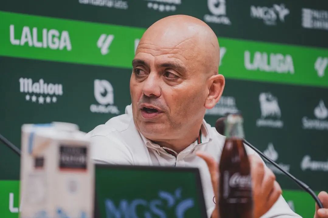 Chema Arag&oacute;n durante la presentaci&oacute;n de Peio Canales. / RRC