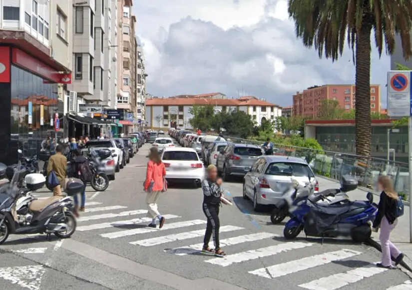 Calle Padre R&aacute;bago, una de las zonas afectadas por la ruptura de la tuber&iacute;a. / G.M.