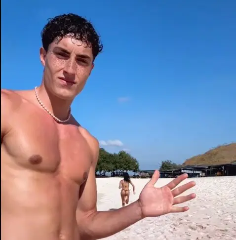 Captura del v&iacute;deo que ha subido Plex con Aitana. / Tiktok