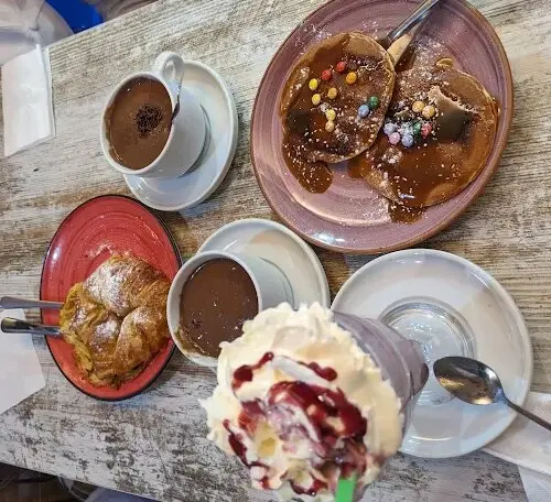 Una de las meriendas de la cafeter&iacute;a. / A.E