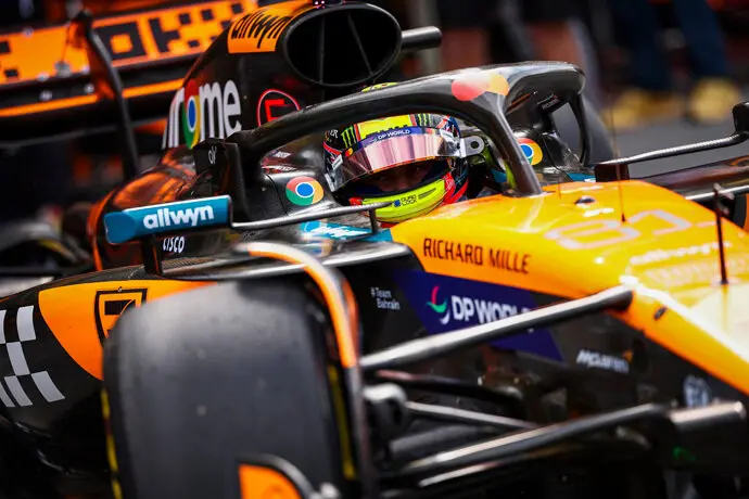 El McLaren de Oscar Piastri en los Libres 1 del GP de Pa&iacute;ses Bajos. / ep