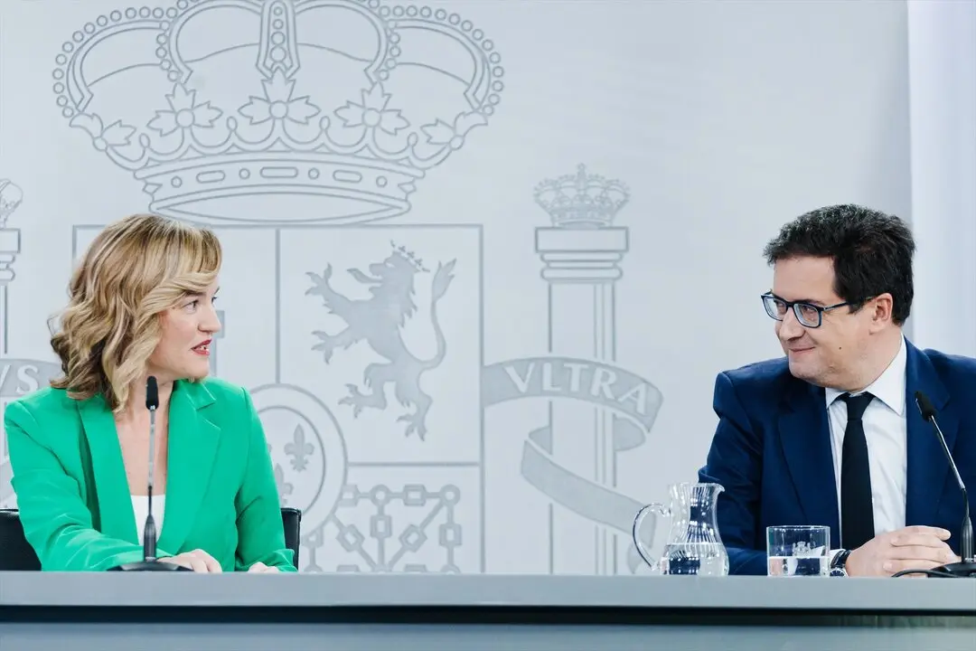 La ministra de Educaci&oacute;n, FP y Deportes y portavoz el Gobierno, Pilar Alegr&iacute;a, y el ministro de Transformaci&oacute;n Digital y Funci&oacute;n P&uacute;blica, &Oacute;scar L&oacute;pez. / Carlos Luj&aacute;n