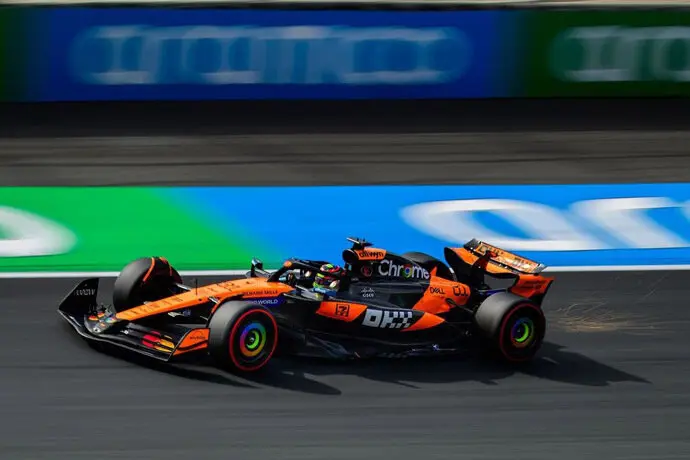 El piloto australiano Oscar Piastri en el circuito de Zandvoort. / x