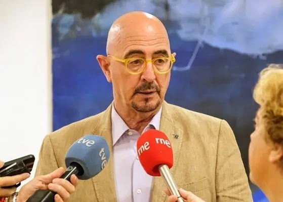 El consejero de Salud de Cantabria, C&eacute;sar Pascual. / Alerta / Archivo