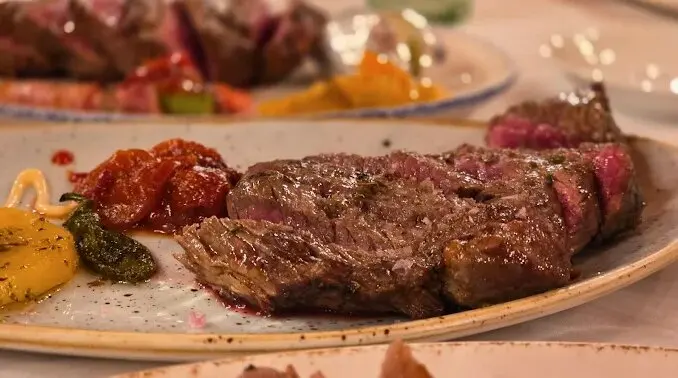 Uno de los platos del asador ubicado en Santander. / A.E