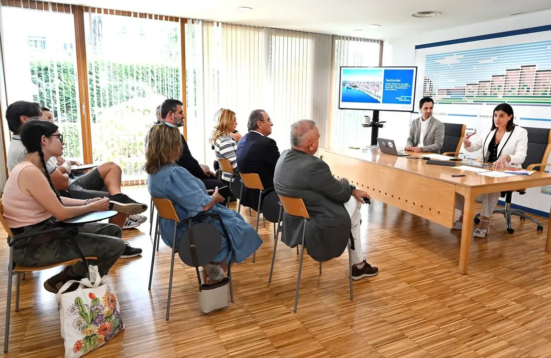 Santander pondr&aacute; en marcha dos nuevos cursos gratuitos dirigidos a extranjeros residentes en la ciudad. / A.E