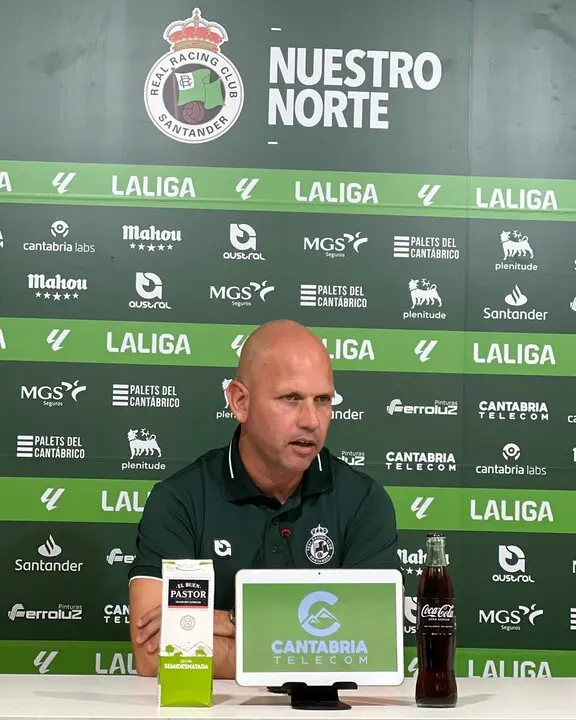 El entrenador del Racing de Santander, Jos&eacute; Alberto L&oacute;pez. / RRC