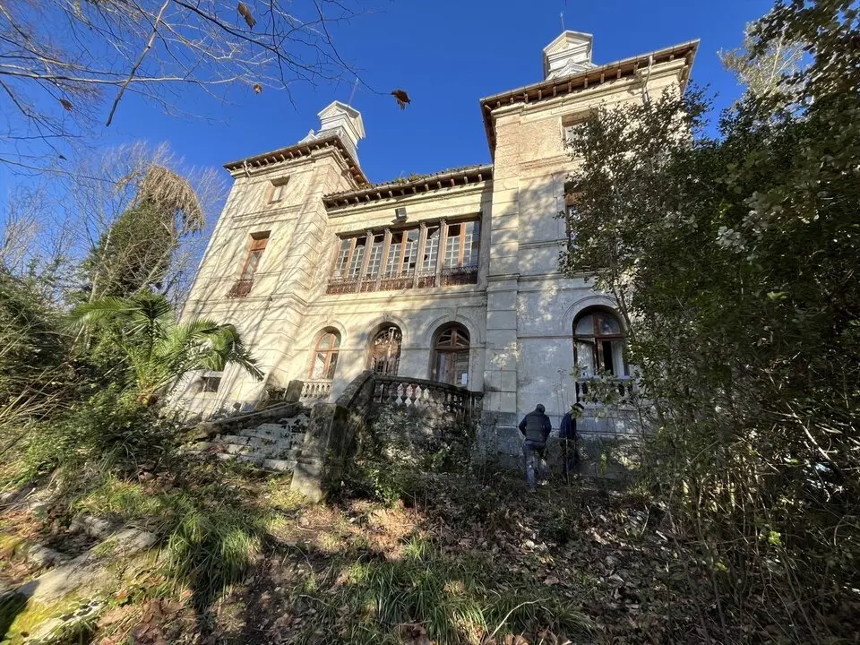 La Villa Amalia de Solares entra en la Lista Roja del Patrimonio. / Hispania Nostra